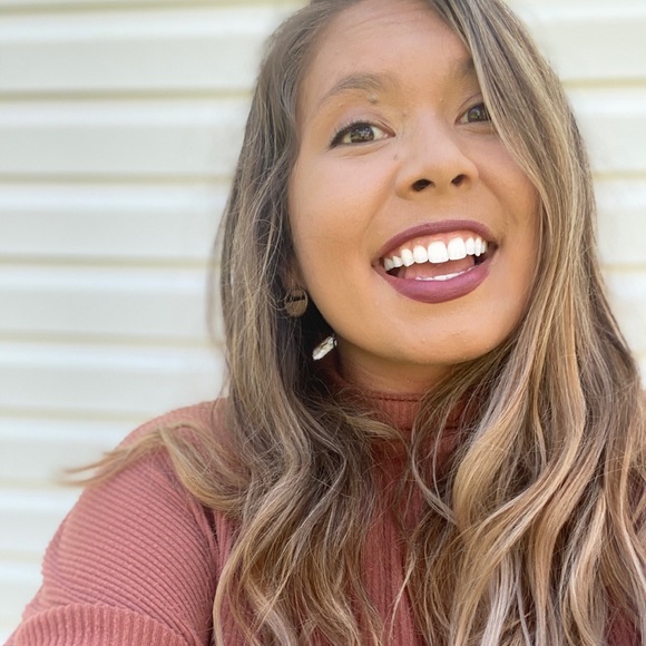 Meet your Posher, Kayla - Picture 1 of 2